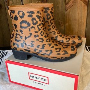 Hunter Women’s rain boot. Size 8.